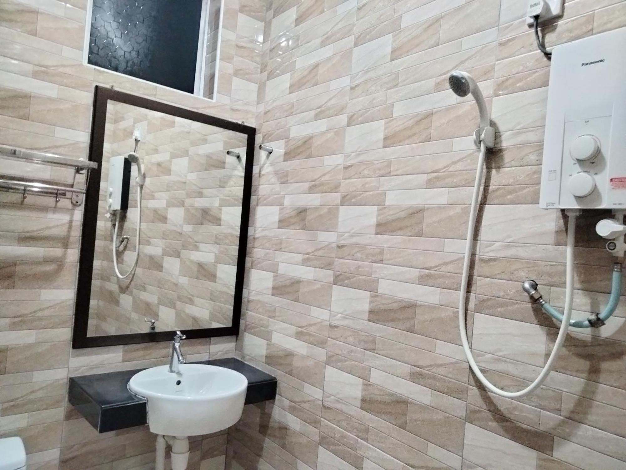 Weng Kong Homestay Slim River Exterior photo
